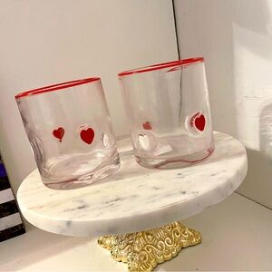 Set of 2 Valentine’s Day glasses with hearts